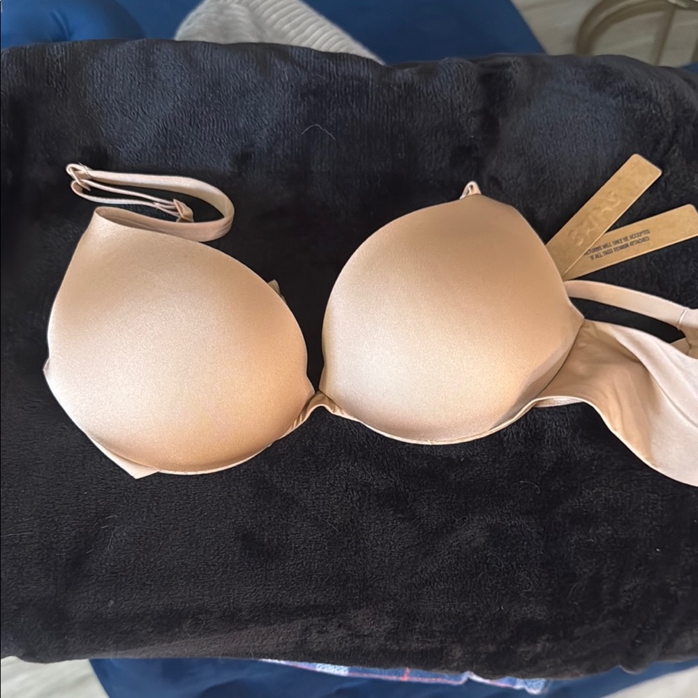 SKIMS Clay Seamless Push Up Plunge Bra